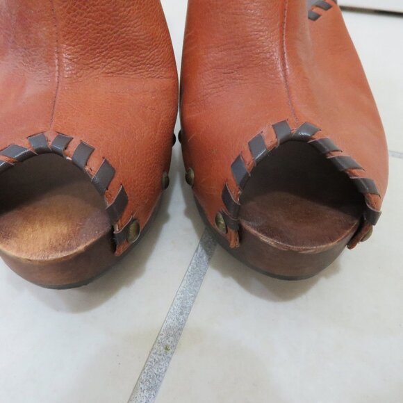 VINTAGE NINE WEST Y2K Cognac Tan Leather Studded Clog Heeled Mules Size US 6 - Picture 7 of 16